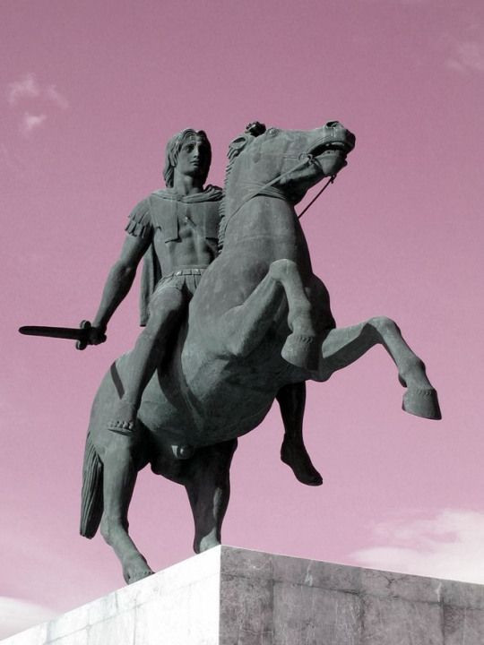 Với sức mạnh của đội quân này, Alexander Đại đế đã trở thành một nhà cầm quân đánh đâu thắng đó. Không biết đến một lần thất bại trong sự nghiệp cầm quân lẫy lừng, ông chỉ gục ngã sau một cơn bạo bệnh.