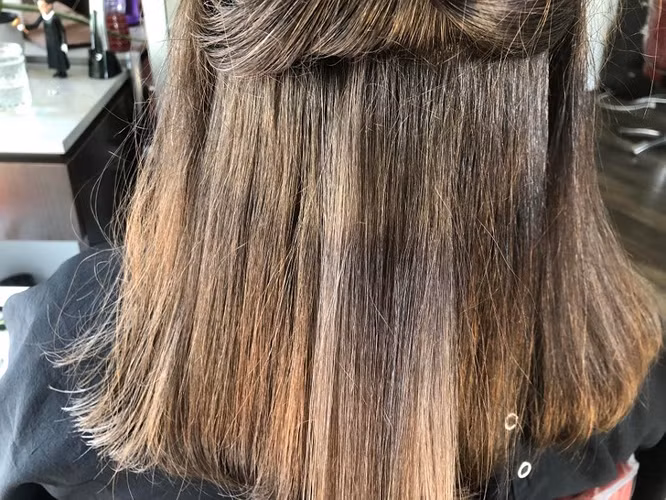 Màu tóc của người phụ nữ này đã thay đổi sau khi sinh con.