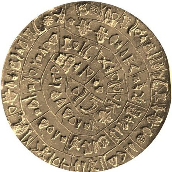 Những người đam mê khoa học huyền bì thì cố gắng chứng minh đĩa Phaistos là một dạng bùa chú cổ đại, được sử dụng trong một nghi thức huyền bí nào đó của người Minoan xưa.