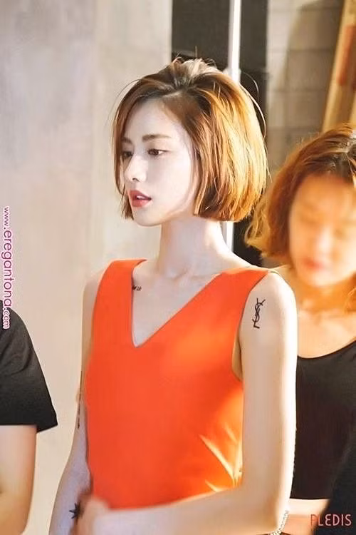 Nếu mái tóc dài mang đến vẻ ngoài dịu dàng, nền nã thì mái tóc ngắn mang đến khí chất tươi trẻ, năng động mà vẫn không kém phần nữ tính.