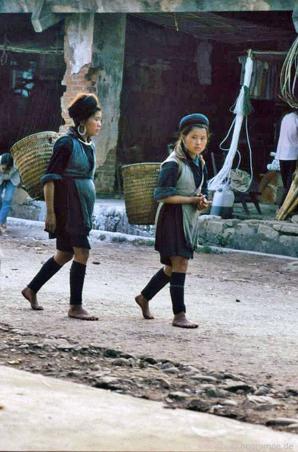 Phụ nữ người H’Mông Đen.