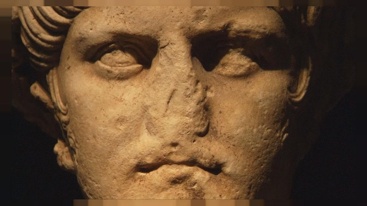 Bên cạnh sự tàn ác, Nero còn được biết đến với xu hướng tình dục lệch lạc và quái gở của mình. Câu chuyện bệnh hoạn nhất được kể lại về Nero là chuyện ông cho thiến cậu bé tên Sporus, sau đó cố gắng biến cậu ta thành phụ nữ.