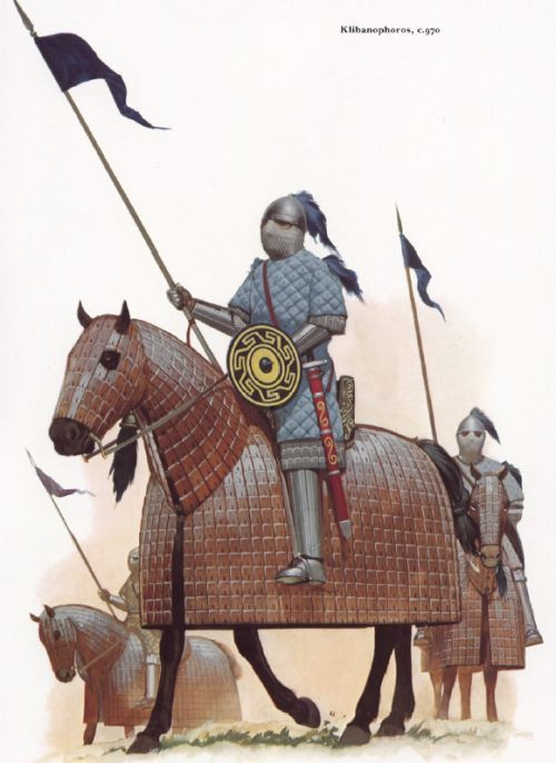 Nếu như các kỵ binh Hetairoi thời Alexander Đại đế - được coi là lực lượng kỵ binh mạnh nhất lịch sử - thường được trang bị áo giáp ngực thì Cataphract lại vận giáp kín người bao gồm: mặt nạ, bọc tay, bọc chân và toàn bộ những phần cơ thể còn lại.