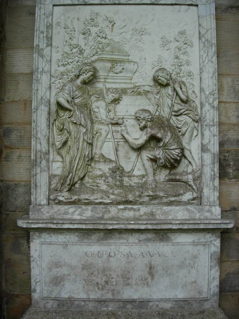 Cũng không loại trừ việc “mật mã” này hoàn toàn vô nghĩa, và chỉ là trò chơi khăm của một ai đó.