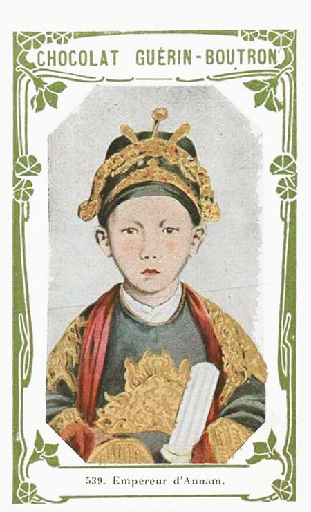 Tranh chân dung của vua Duy Tân trên một bưu thiếp cổ.