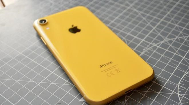 My cam Huawei, iPhone ban chay hon?