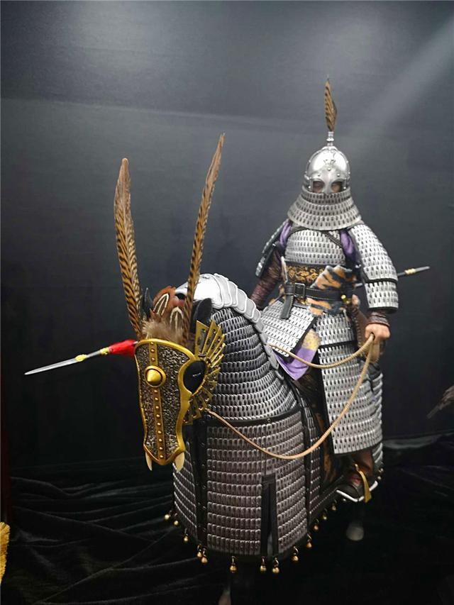 Một kỵ binh Thiết Phủ Đồ sẽ được cấp cho hai con ngựa để đảm bảo được độ cơ động và khả năng tác chiến trong mọi tình huống.