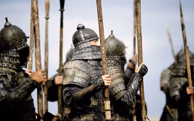 Đặc biệt, Thiết Phủ Đồ cón tác chiến theo nhóm ba kỵ sĩ sẽ được liên kết với nhau bằng một sợi dây da, tạo thành cái bẫy làm mắc kẹt các bộ binh của kẻ thù và tàn sát họ.