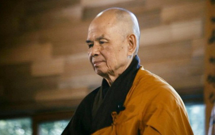 5. "Cuộc sống chỉ hiện hữu ở thực tại. Đó là lý do mà chúng ta nên đi theo cách mà mỗi bước đều mang ta đến thực tại".