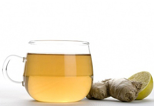 Trà gừng. Trong những ngày đông lạnh giá hoặc khi thời tiết giao mùa, mưa nắng thất thường thì trà gừng trở thành thức uống bạn không nên bỏ qua. Trà gừng có tác dụng trừ lạnh, bảo về sức khỏe hiệu quả. Không những thế, uống trà gừng giúp thanh lọc giải độc cho cơ thể giảm béo khỏe mạnh.