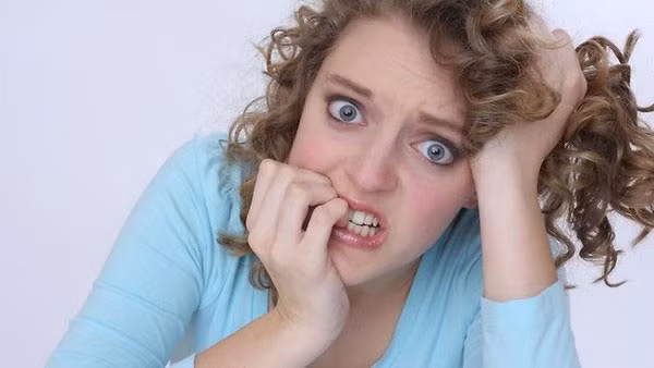 Cảm thấy mệt mỏi hơn trước. Nếu gần đây bạn cảm thấy mệt mỏi hơn, chỉ cần hoạt động một chút là thở mạnh và gấp, mồ hôi ra nhiều, nếu không phải mắc bệnh gì thì đây có thể là triệu chứng bạn đang béo lên do ăn quá nhiều đấy.