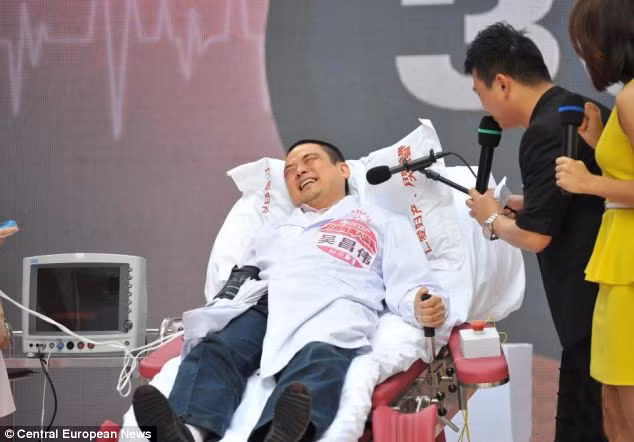 Nhiều người đã quằn quại, la hét, thậm chí còn khóc lóc khi trải qua cảm giác đau đớn này.