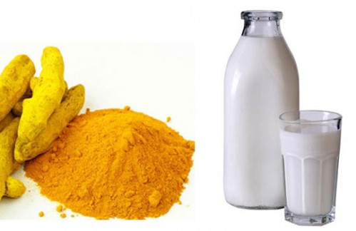 Sữa pha bột nghệ. Với các thành phần có tính sát trùng, nghệ được biết là "thần dược" có thể điều trị các chứng ho, cảm lạnh. Bạn hãy thêm một chút tinh bột nghệ vào cốc sữa ấm và cho trẻ uống mỗi tối. Cách này có thể giúp trẻ nhanh chóng giảm đau họng và sổ mũi. Ngoài ra, sữa là nguồn giàu canxi, cung cấp năng lượng cho trẻ.