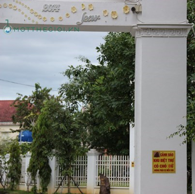 Sau khi bà Lý mất, bà Kim Anh đã mở di chúc để chia số tài sản thừa kế cho một số người, trong đó có ông Truyền. Năm 2008, bà Kim Anh tặng cho vợ ông Truyền là bà Phạm Thị Thủy 1 căn nhà 3 tầng, diện tích xây dựng 211,8m2, tổng diện tích sàn là 505,1m2 tại số 465/48C khu phố Phước Hậu, quận 9, TP.HCM.