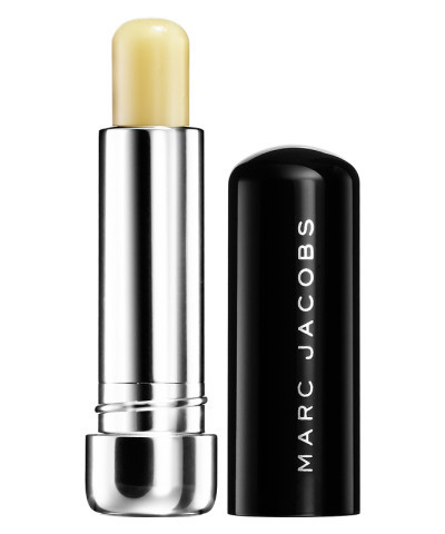 Marc Jacobs Beauty Lip Balm: 550.000đ. Loại son này không những dưỡng ẩm và còn giúp da môi chống nhăn hiệu quả.