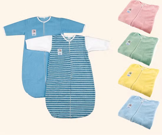 Sử dụng túi ngủ. Những loại túi ngủ được thiết kế đặc biệt dành cho mùa nóng và mùa lạnh cũng tốt cho giấc ngủ của bé.