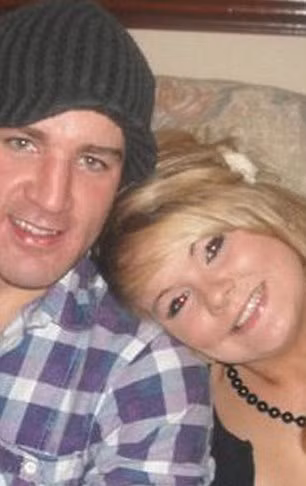 Bà mẹ này cũng rất lo sợ mang thai thêm lần nữa: "Hiện tại tôi đã sinh được 4 cậu bé và tôi không có kế hoạch sinh thêm nữa, tôi cũng không bao giờ hy vọng vào tác dụng của thuốc tránh thai, tôi sẽ đặt vòng hoặc dùng phương pháp tránh thai tin cậy hơn".