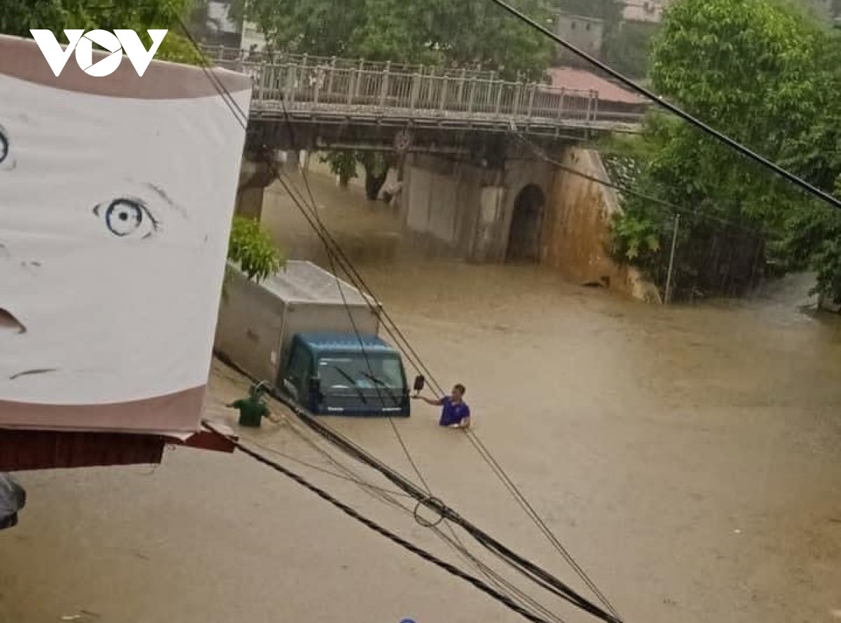 Mưa lớn kéo dài, nhiều nơi ở Lạng Sơn bị ngập sâu, sạt lở - Hình 3 Mua lon keo dai, nhieu noi o Lang Son bi ngap sau, sat lo-Hinh-3