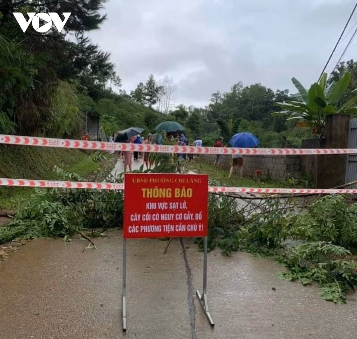 Mua lon keo dai, nhieu noi o Lang Son bi ngap sau, sat lo-Hinh-2