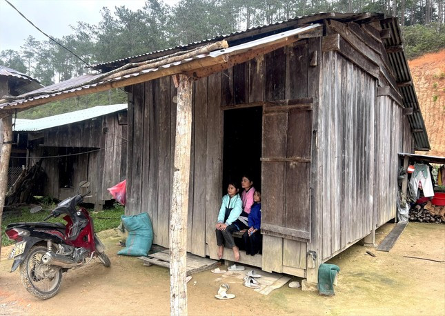 Loi ke tu tam chan dong dat o Kon Tum