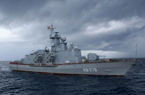 Việt Nam đang tự đóng tàu tên lửa Project 12418 Molniya (trong ảnh) với sự trợ giúp kỹ thuật từ Nga.