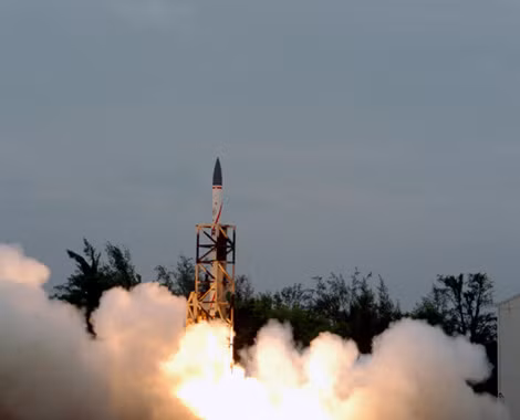 Bắn thử nghiệm tên lửa đạn đạo chiến thuật Prahaar.