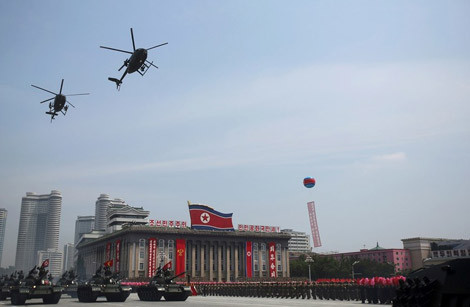 Trực thăng MD-500 lần đầu lộ diễn rõ nét nhất trên bầu trời Bình Nhưỡng ngày 27/7.