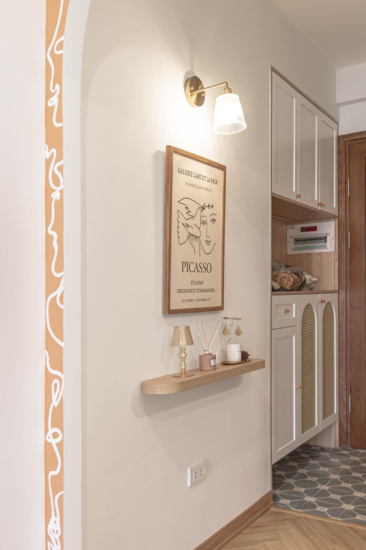 Khong gian song ngap mau cam chay va xanh reu day lang man cua vo chong tre-Hinh-12