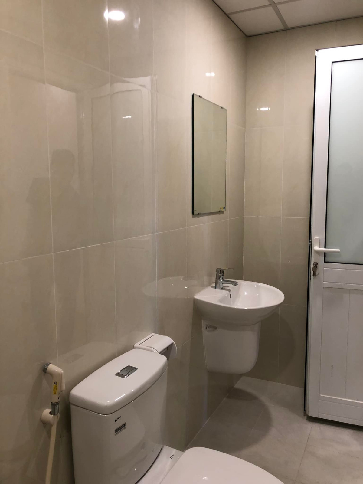 Khong gian song ngap mau cam chay va xanh reu day lang man cua vo chong tre-Hinh-18