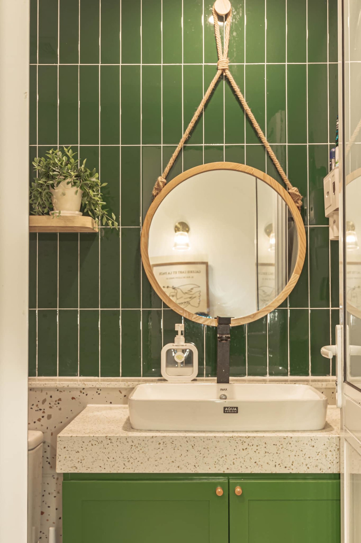 Khong gian song ngap mau cam chay va xanh reu day lang man cua vo chong tre-Hinh-14