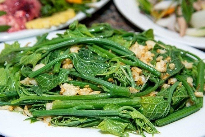 Cách xào rau muống đúng chuẩn xanh giòn Cach xao rau muong dung chuan xanh gion