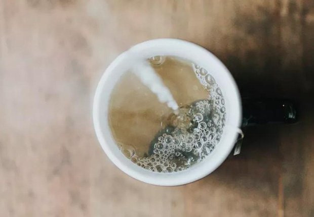 5 loại nước uống thường xuyên có thể gây ngộ độc, tạo sỏi, sinh bệnh - Hình 2 5 loai nuoc uong thuong xuyen co the gay ngo doc, tao soi, sinh benh-Hinh-2