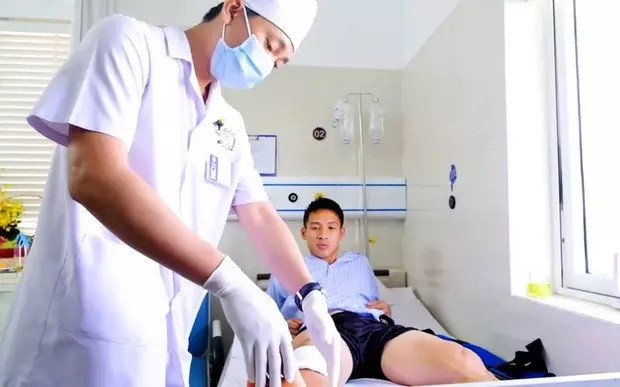 Con trai Hung Dung co hanh dong xuc dong khi duoc hoi ve bo-Hinh-2