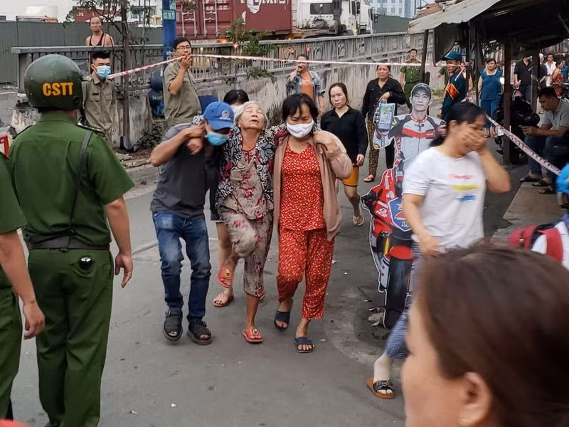 Thuong tam: Chay nha, 6 nguoi o TP Thu Duc tu vong-Hinh-4