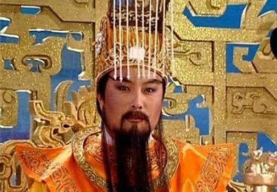 Ve que cung bai to tien moi phat hien hinh minh in tren tien vang ma