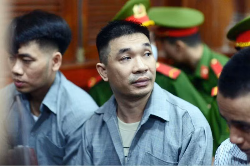 Nu bi cao vu Van Kinh Duong rut don, chap nhan an chung than