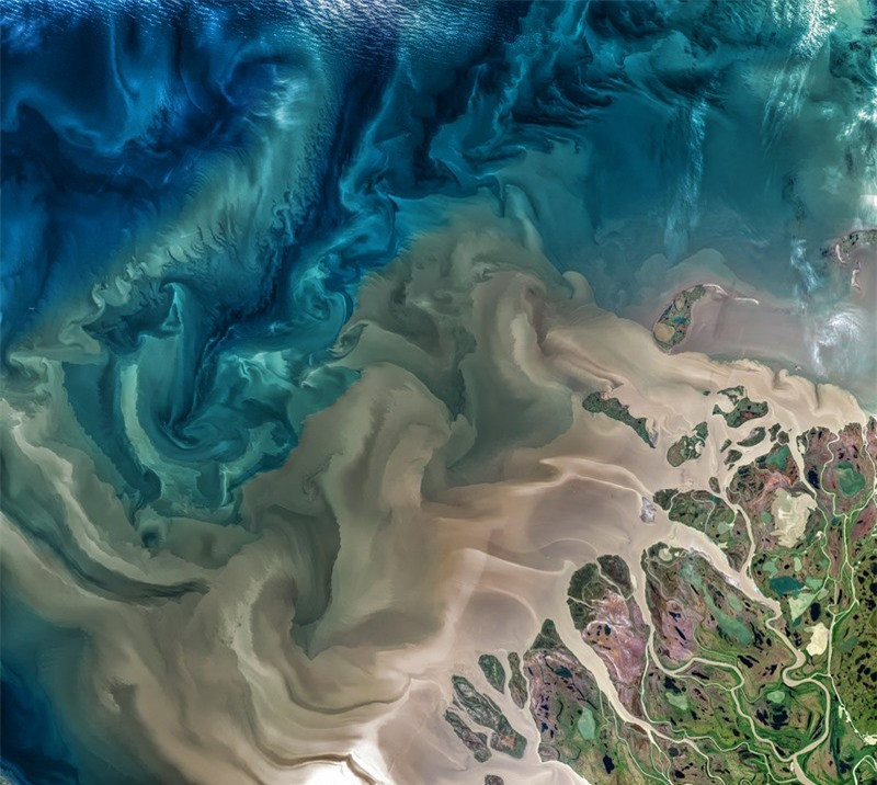 Hình ảnh con sông Mackenzie ở Canada, được lấy từ vệ tinh NASA/USGS