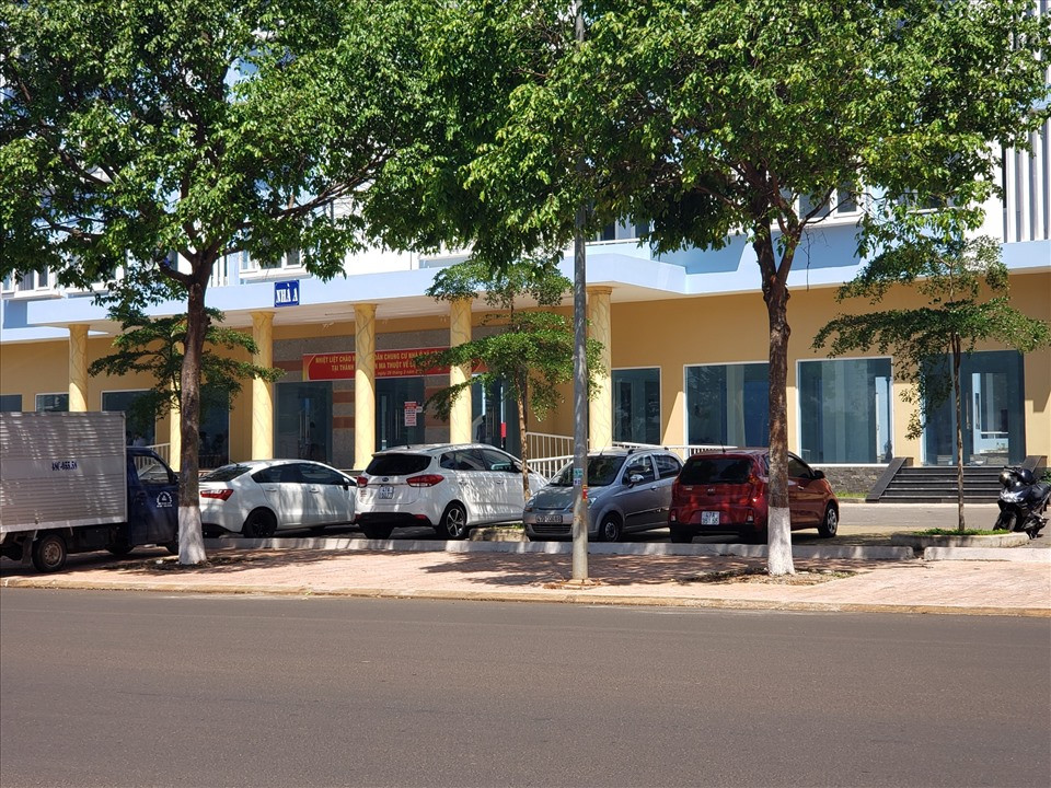 Nhiều cán bộ, công chức ở Đắk Lắk tự nguyện trả lại nhà ở xã hội giá rẻ - Hình 2 Nhieu can bo, cong chuc o Dak Lak tu nguyen tra lai nha o xa hoi gia re-Hinh-2