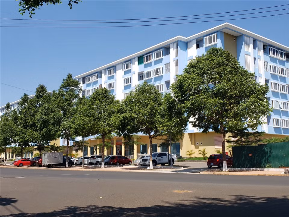 Nhieu can bo, cong chuc o Dak Lak tu nguyen tra lai nha o xa hoi gia re