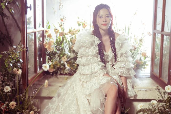 Nam Em het nhan 'hoa dong tien' lai cam ve vo so qua gia tri 'khung'-Hinh-3