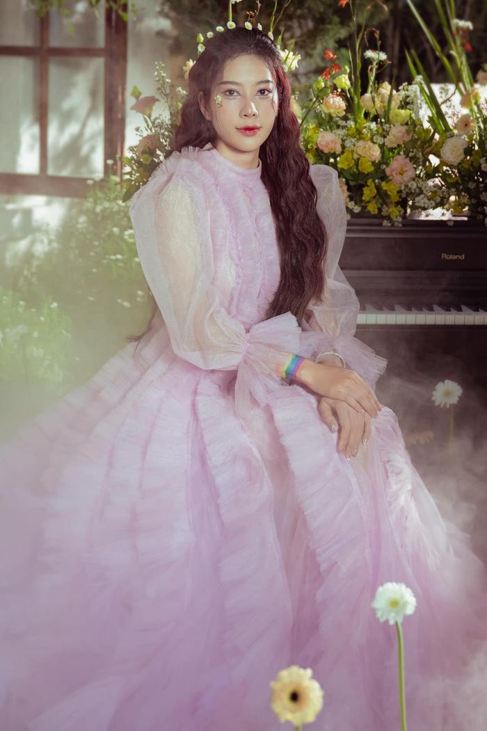 Nam Em het nhan 'hoa dong tien' lai cam ve vo so qua gia tri 'khung'-Hinh-4