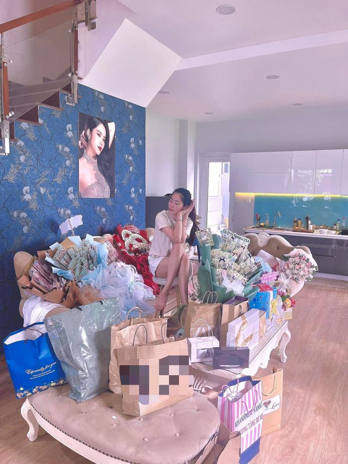 Nam Em het nhan 'hoa dong tien' lai cam ve vo so qua gia tri 'khung'