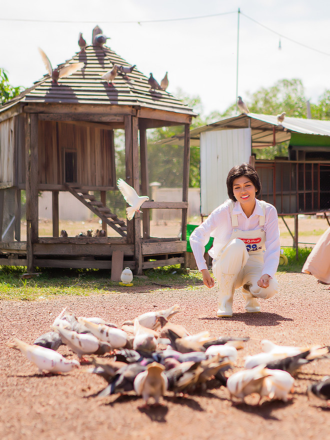 Hoa hau dong con nhat showbiz tung ban di biet thu 100 ty-Hinh-9