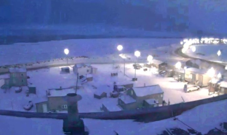 Vùng đất kỳ lạ nơi người dân 65 ngày không thấy ánh Mặt trời ảnh 1