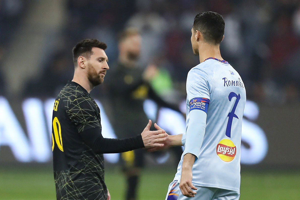 Ronaldo qua mat Messi, tro thanh VDV the thao kiem tien nhieu nhat