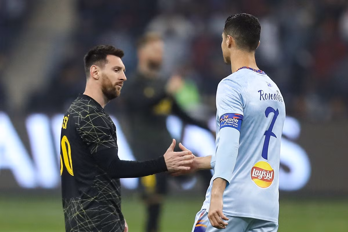 Ronaldo qua mat Messi, tro thanh VDV the thao kiem tien nhieu nhat