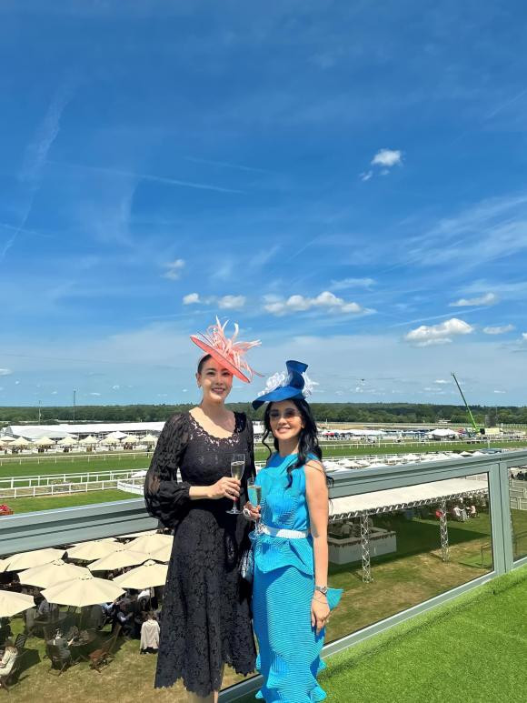 Cuộc sống 'nhà giàu' của Diva Hồng Nhung và hai con ở Pháp - Hình 6 Cuoc song 'nha giau' cua Diva Hong Nhung va hai con o Phap-Hinh-6