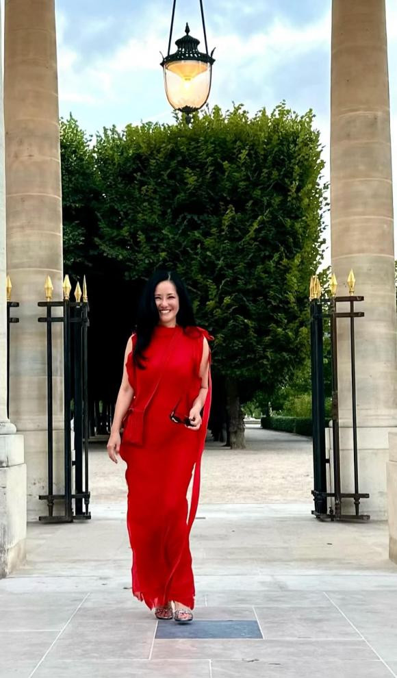 Cuộc sống 'nhà giàu' của Diva Hồng Nhung và hai con ở Pháp - Hình 2 Cuoc song 'nha giau' cua Diva Hong Nhung va hai con o Phap-Hinh-2