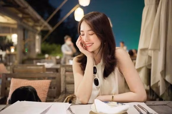 Đặng Thu Thảo gây mê với nhan sắc 'thần tiên tỉ tỉ' khó lẫn khó tìm ảnh 2