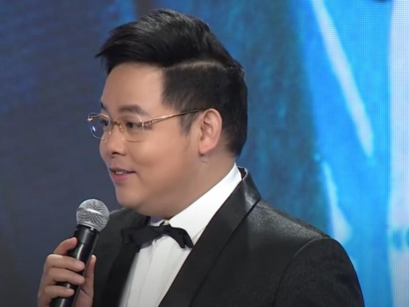 Quang Le tung anh 6 mui cuc hot gay 'chan dong'-Hinh-8